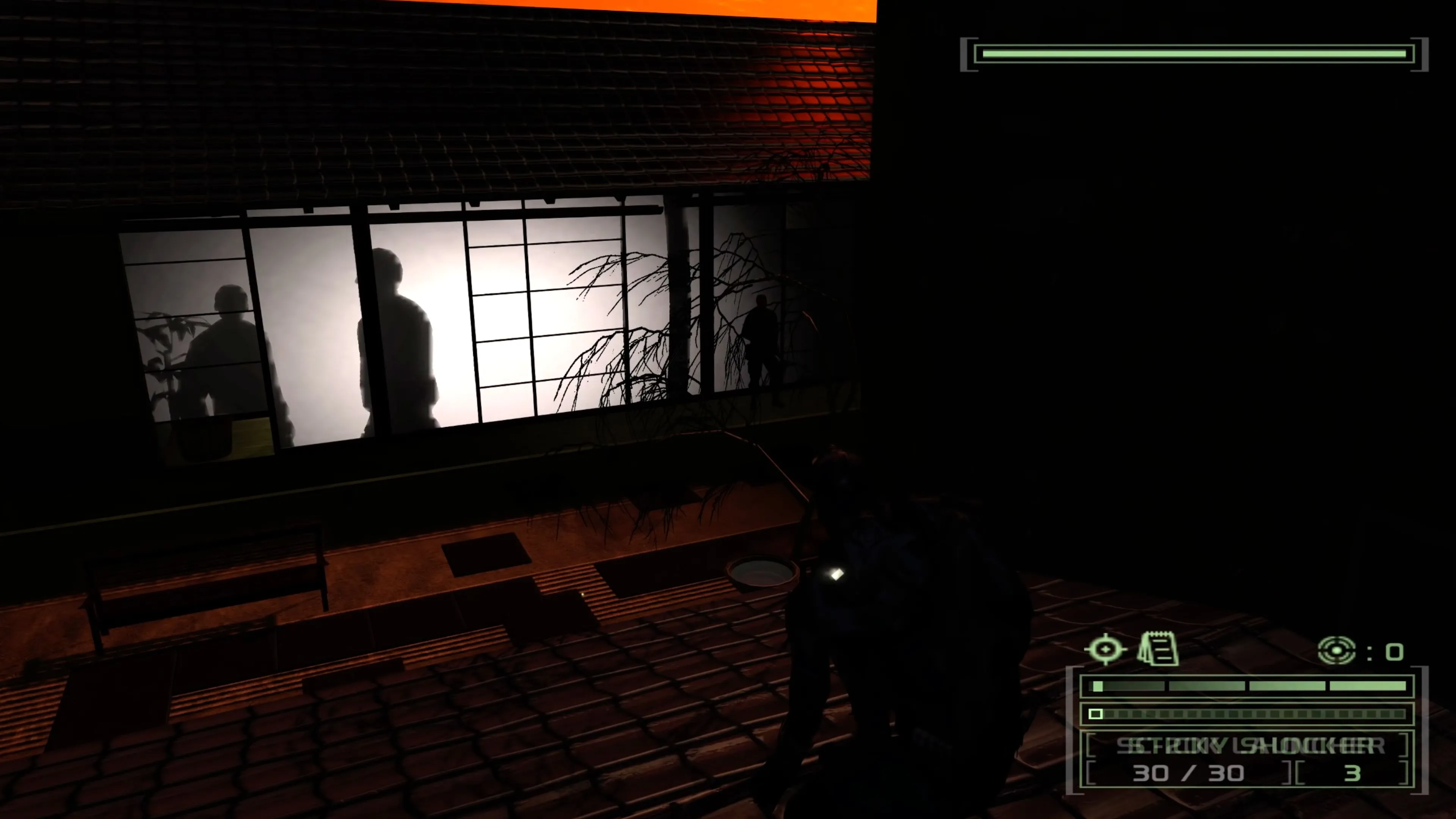 Hiệu ứng ánh sáng và bóng tối trong Splinter Cell Chaos Theory trên Xbox, thể hiện kỹ thuật đồ họa tiên tiến năm 2005