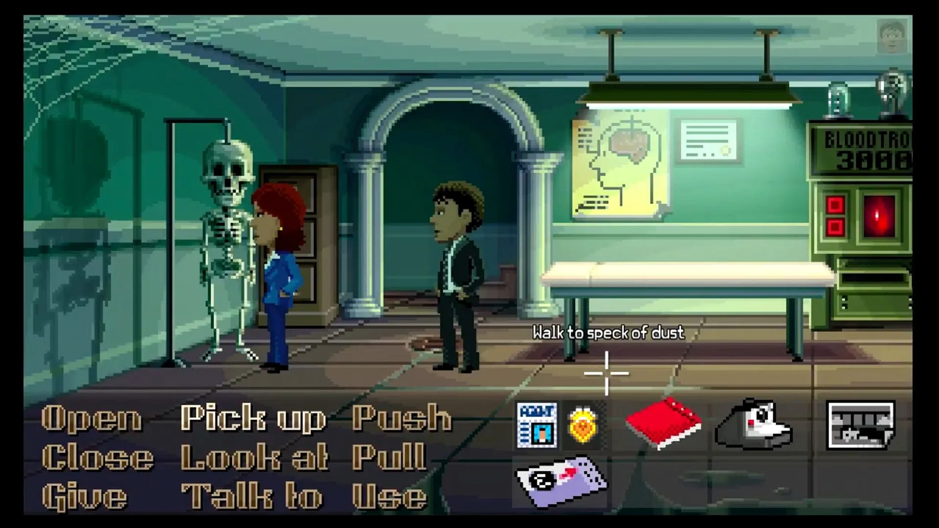 Người chơi tìm thấy một hạt bụi nhỏ trong căn phòng với bộ xương trong game Thimbleweed Park