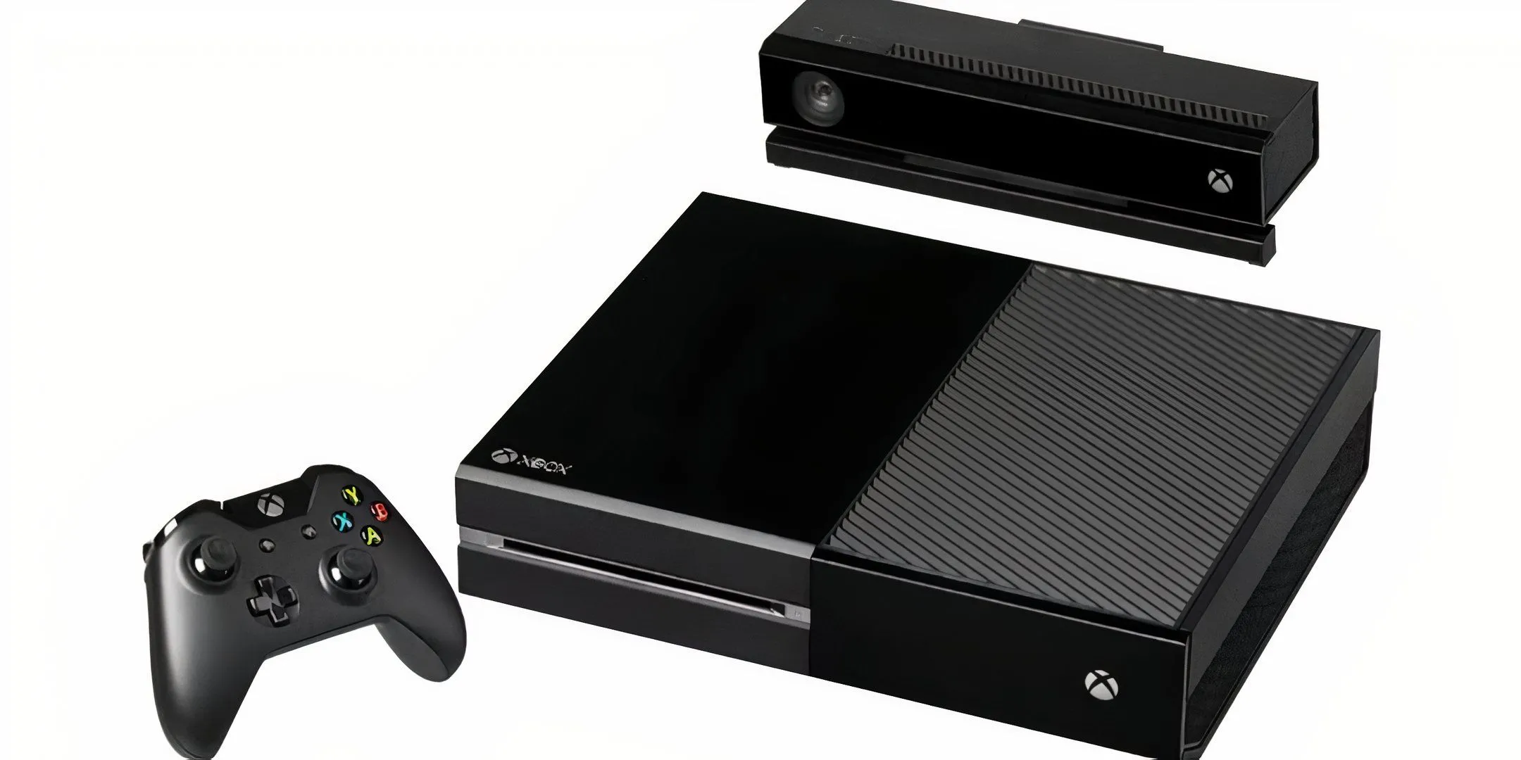 Xbox với bộ điều khiển và Kinnect.